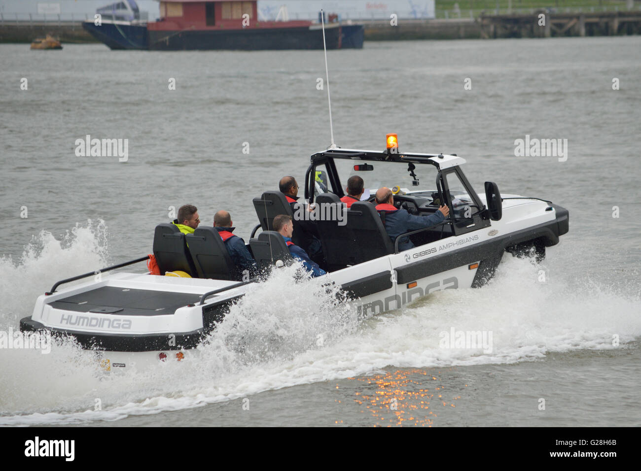 Gibbs Amphibien Hundinga amphibische Nutzfahrzeug in der Erprobung auf der Themse in London Stockfoto