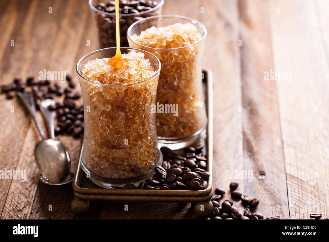 Kaffee-Granita in kleinen Gläsern Stockfoto