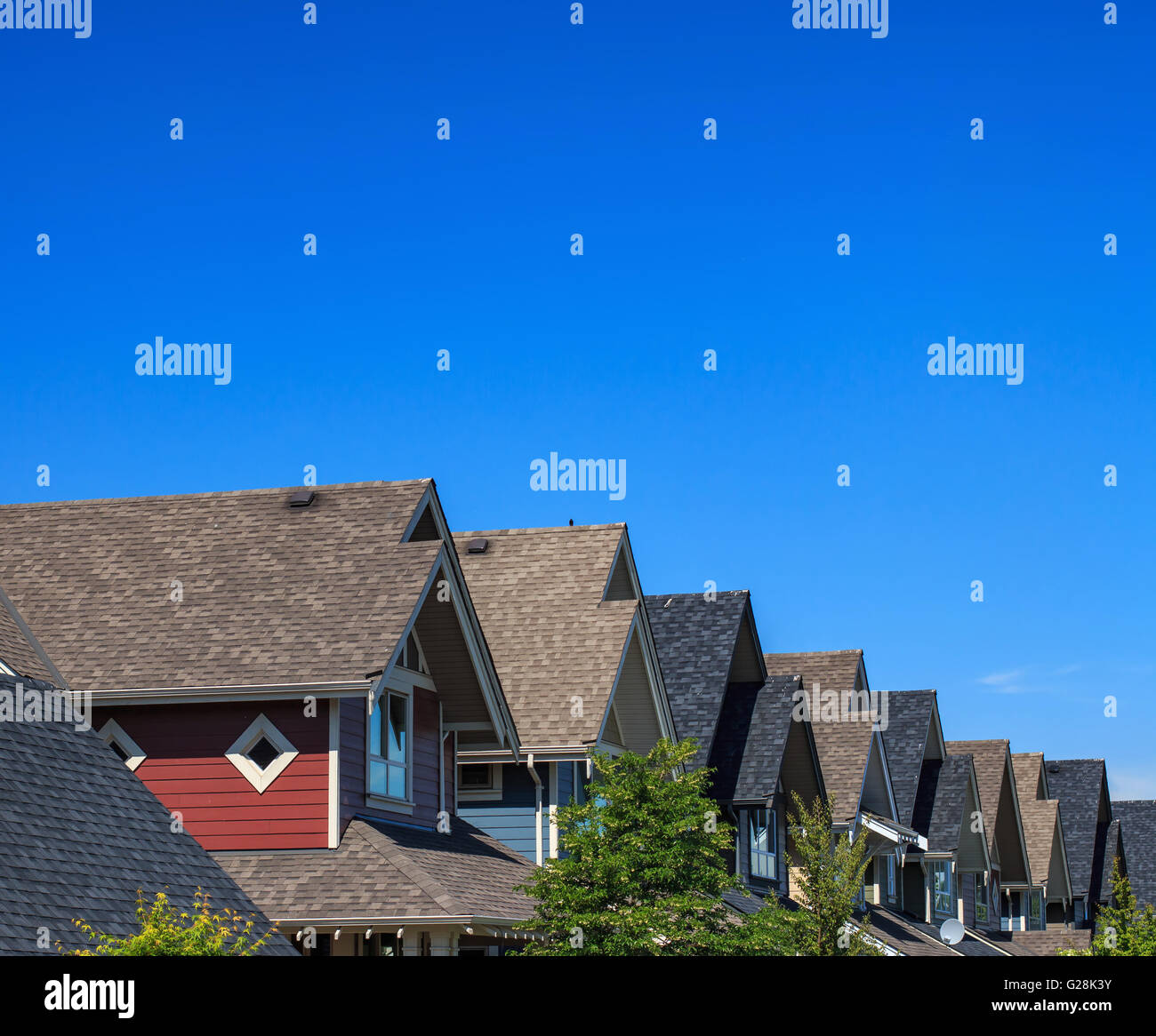 Modernen Wohnbauten gegen blauen Himmel in Nordamerika. Stockfoto