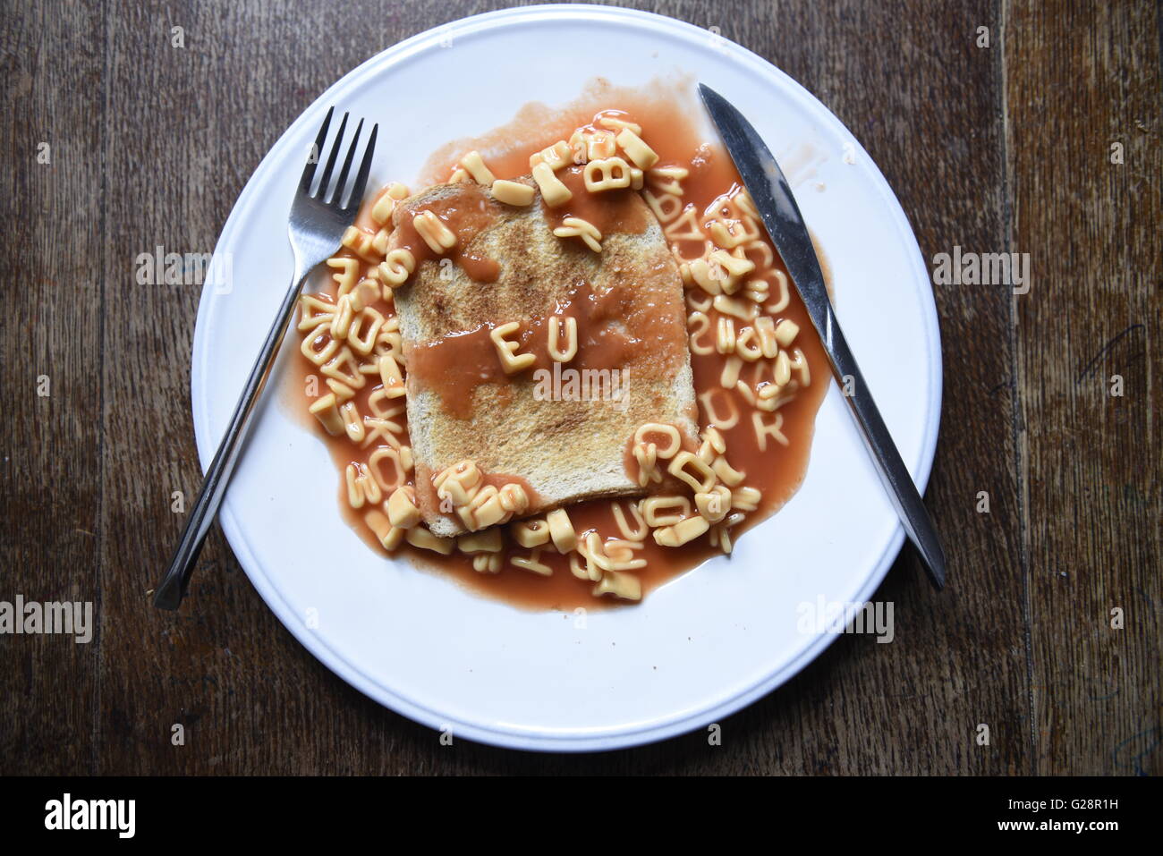 EU-Referendum Konzept Bild Kinder Alphabet Nudeln auf toast Stockfoto