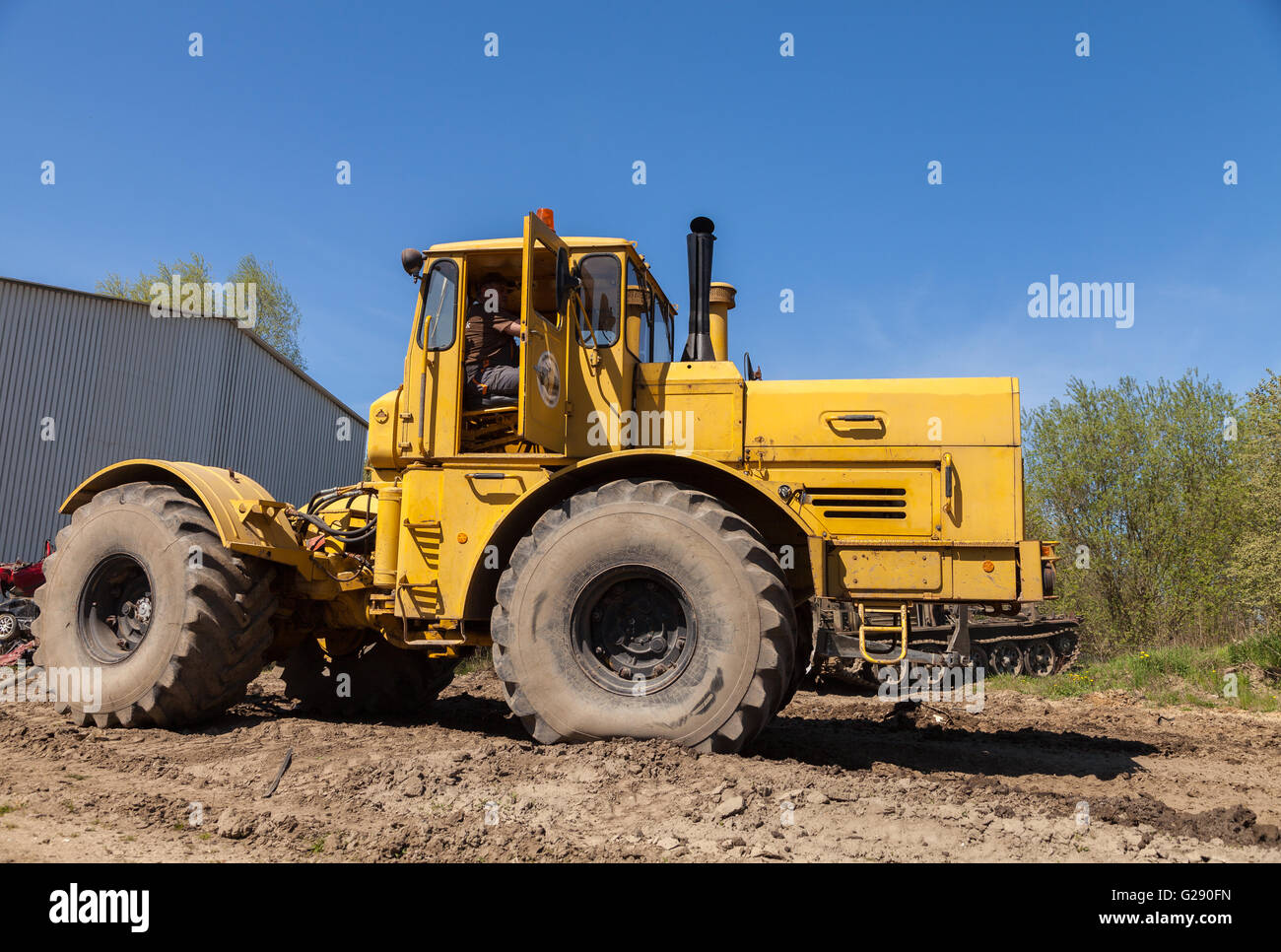 Russischer traktor -Fotos und -Bildmaterial in hoher Auflösung – Alamy