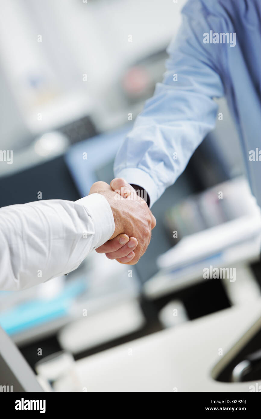 Geschäft. Nahaufnahme des Händeschüttelns Stockfoto