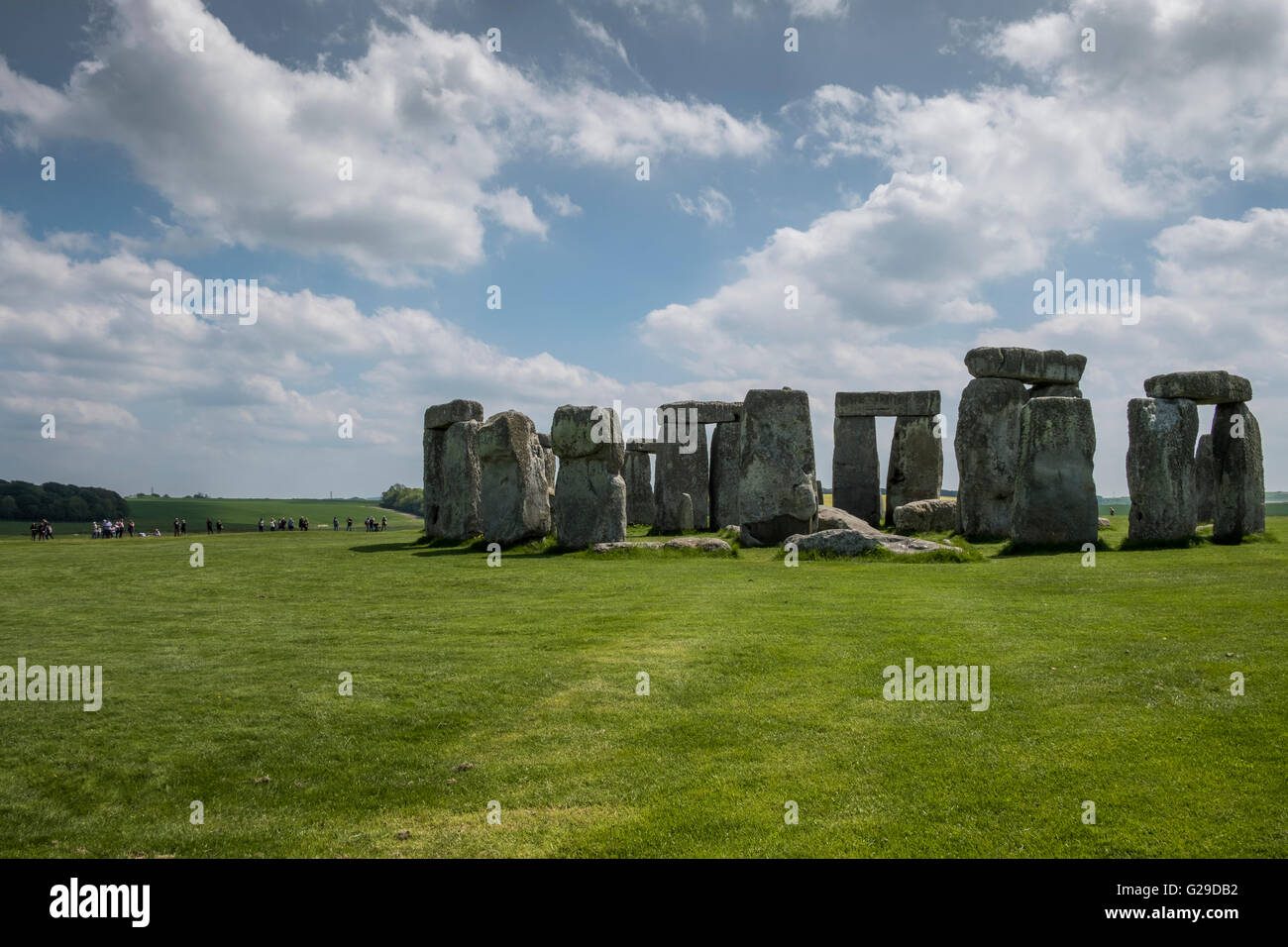 Stonehenge, Wiltshire, UK. 26. Mai 2016. Ein herrlicher Tag in Stonehenge zieht eine Menge Besucher. Bildnachweis: Paul Chambers/Alamy Live-Nachrichten Stockfoto