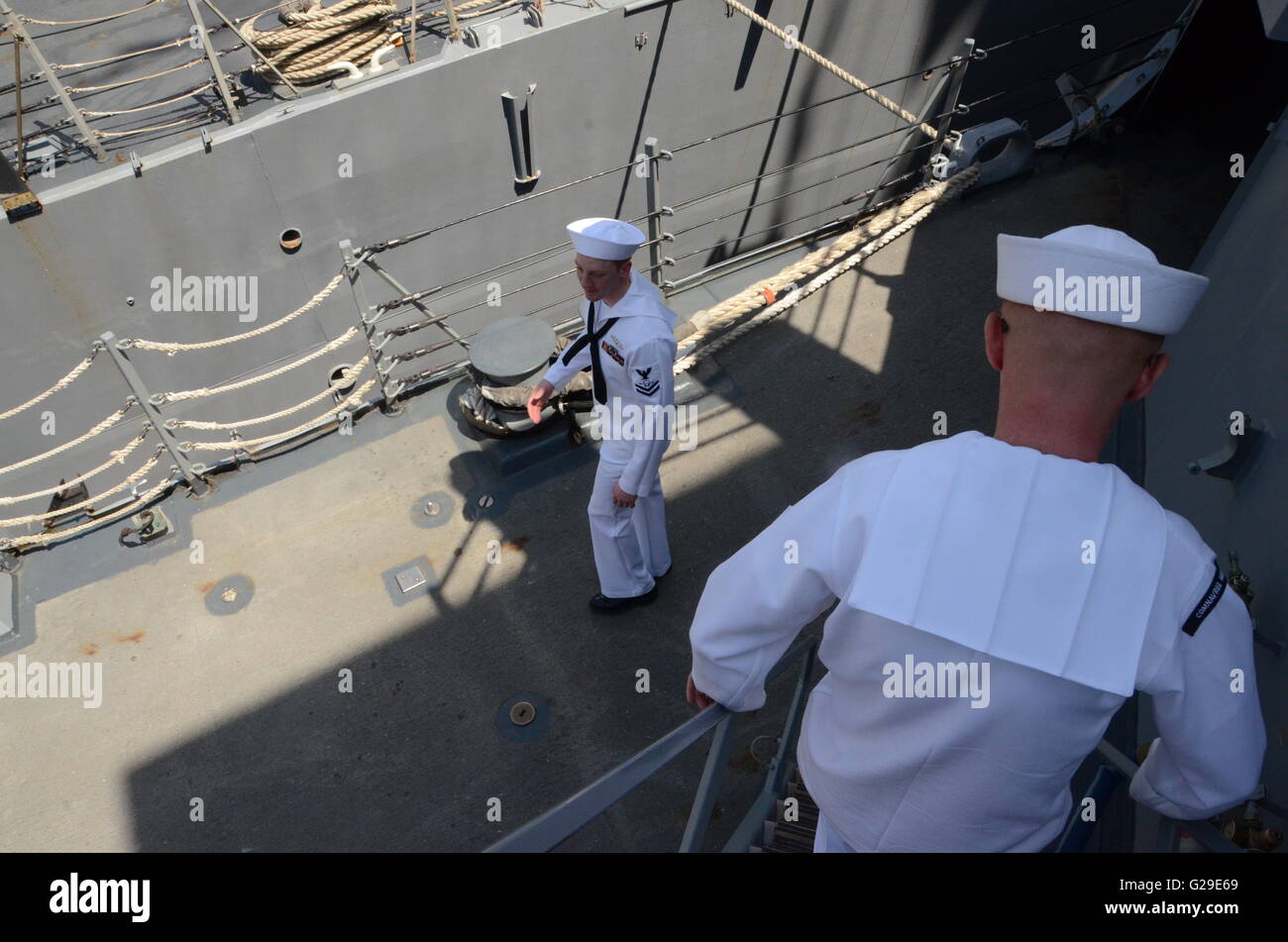 Brooklyn, New York, USA. 26. Mai 2016. Flotte Woche 2016 New York Brooklyn New York Matrosen auf uss Farragut Credit: Simon Leigh/Alamy Live News Stockfoto