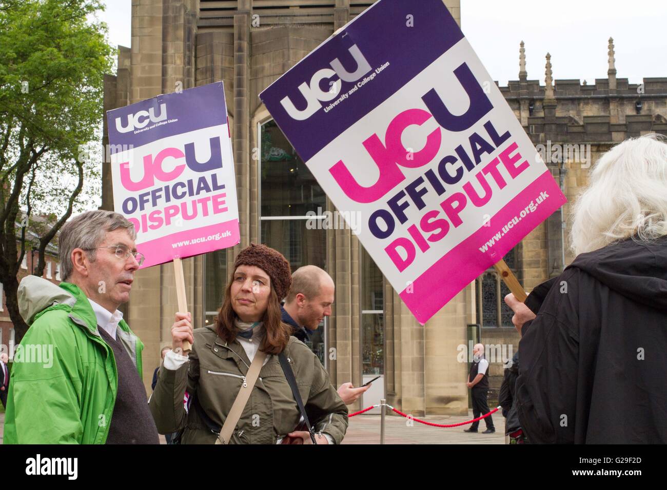 Universität und Union College (UCU) in Sheffield nahmen Streiks auf einen Rückgang ihrer realen Zahlen in den letzten Jahren. Stockfoto