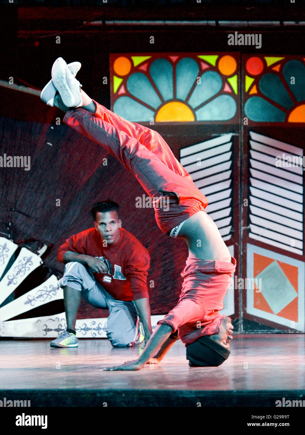 Kubanische Pause Tänzerinnen auf der Bühne in einem Hotel in Varadero. Stockfoto