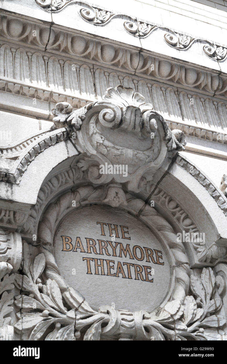 Ethel Barrymore Theater geschnitzt Name in Times Square, New York Stockfoto