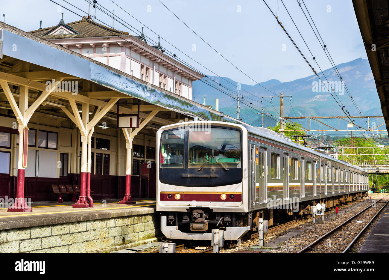 Lokalen Zug am Bahnhof von Nikko - Japan Stockfoto