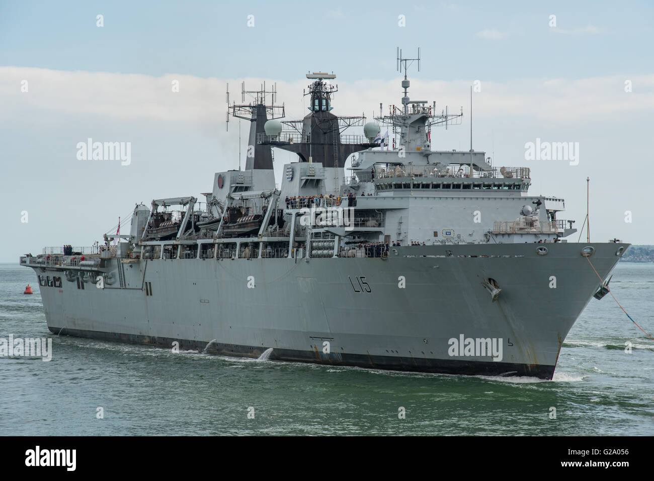 Die britische Royal Navy Angriff Schiff, HMS Bulwark (L15), am Portsmouth, Großbritannien am 25. Mai 2016 eintreffen. Stockfoto