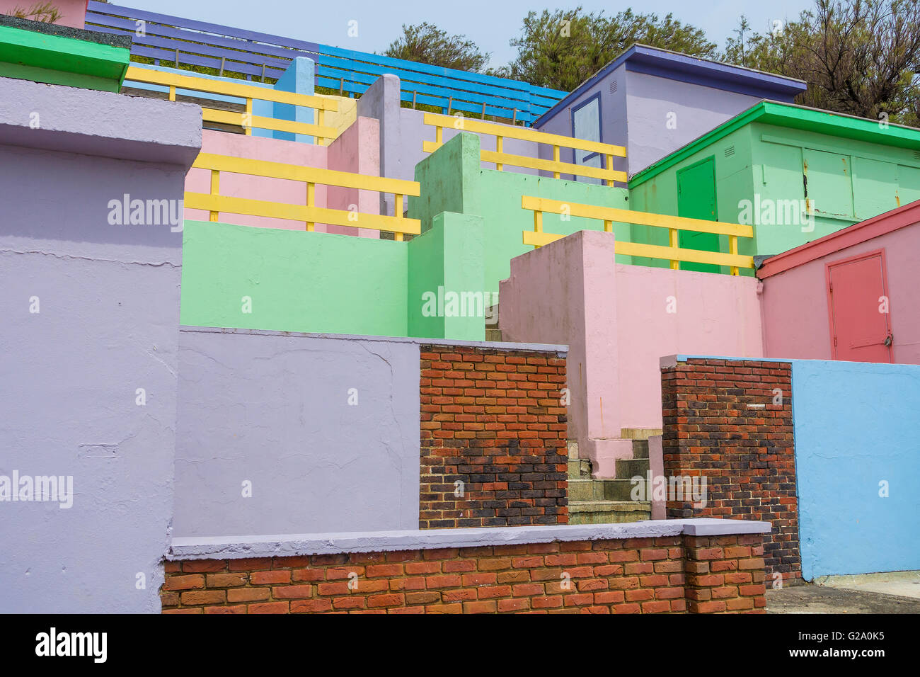 Ziegel und Mörtel Strandhütten Leas Folkestone Kent England Stockfoto