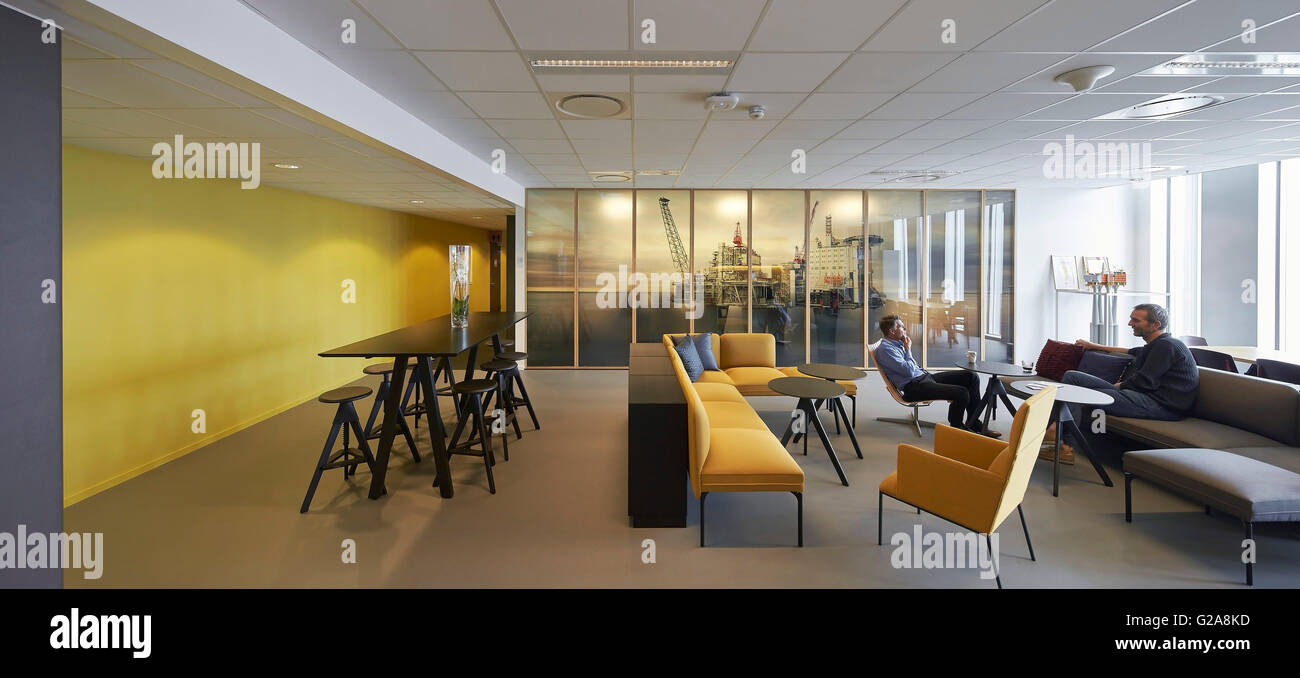 Lounge und Breakout-Bereich. Fornebuporten, Oslo, Norwegen. Architekt: Dunkel, 2015. Stockfoto