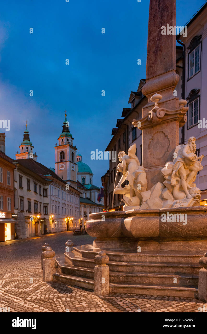 Slowenien-Ljubljana - Mestni Trg - The Fontain Baum Krainer Fluss und die Kathedrale Stockfoto