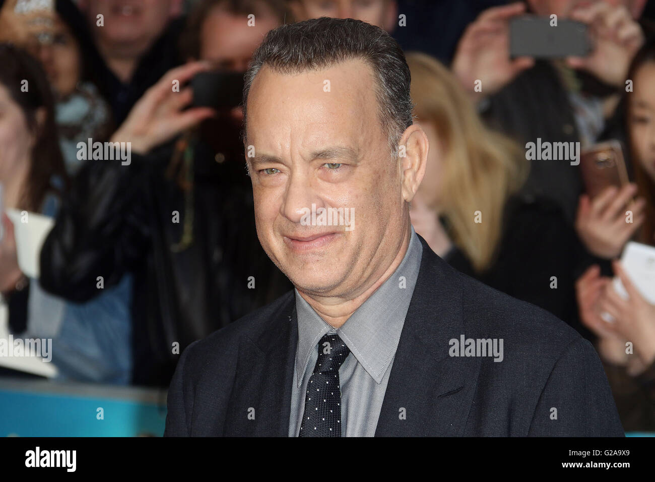 25. April 2016 - Tom Hanks Teilnahme an A Hologramm für The King UK Premiere, BFI Southbank in London, Vereinigtes Königreich. Stockfoto