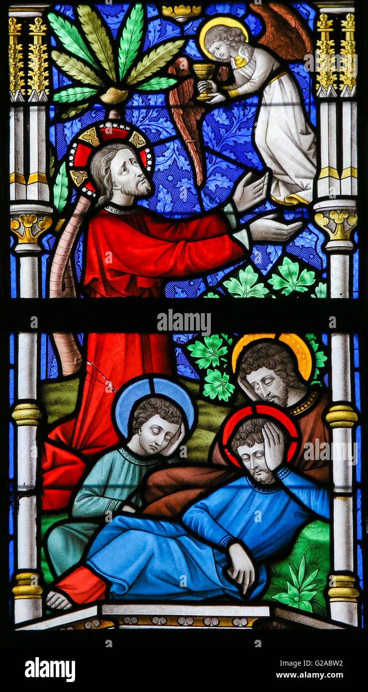 LIER, Belgien - 16. Mai 2015: Glasfenster in St. Gummarus Kirche in Lier, Belgien, Darstellung von Jesus in den Garten der Geth Stockfoto