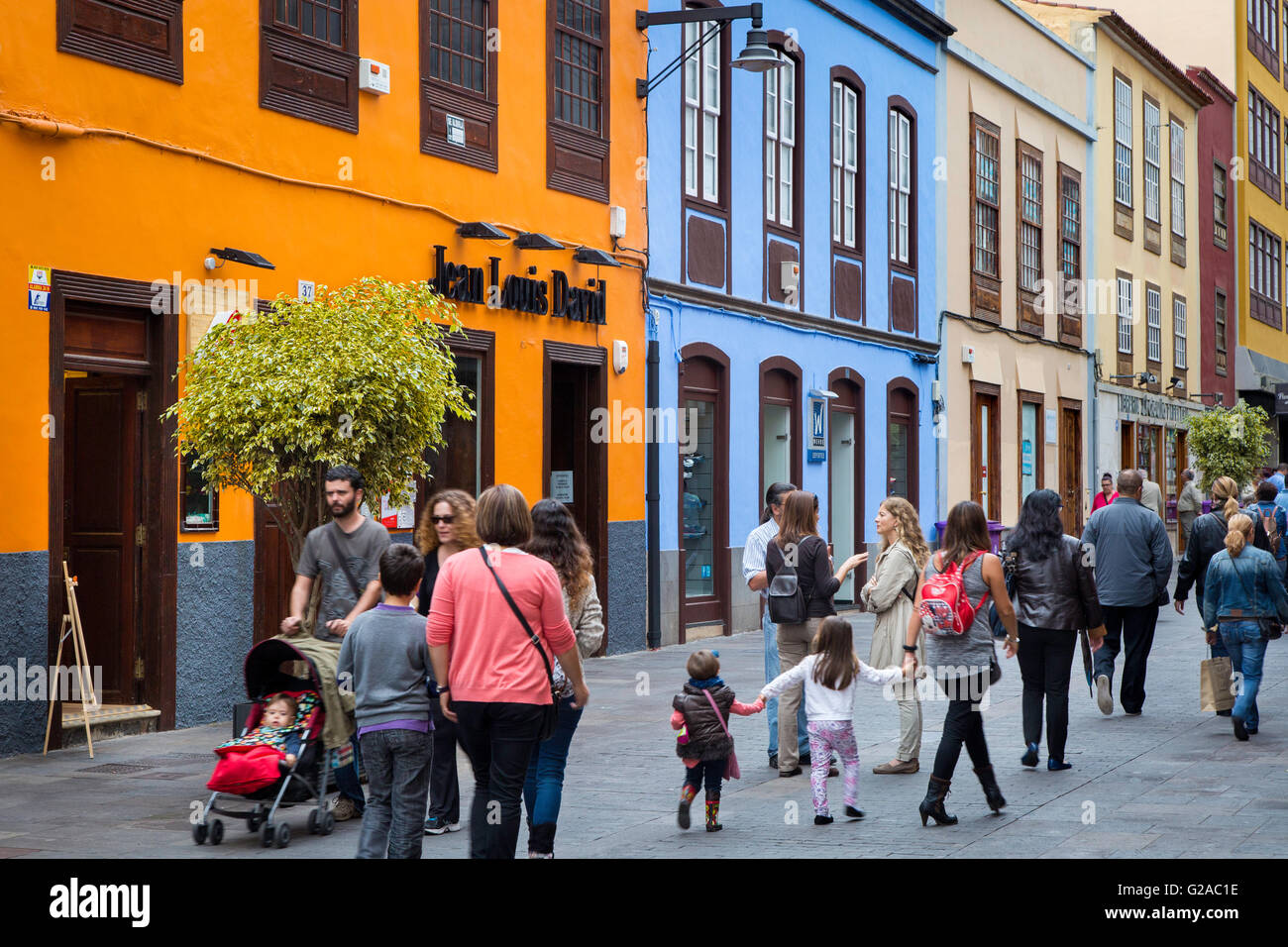 Shopper in alten Santa Cruz De Tenerife, Kanarische Inseln, Spanien Stockfoto