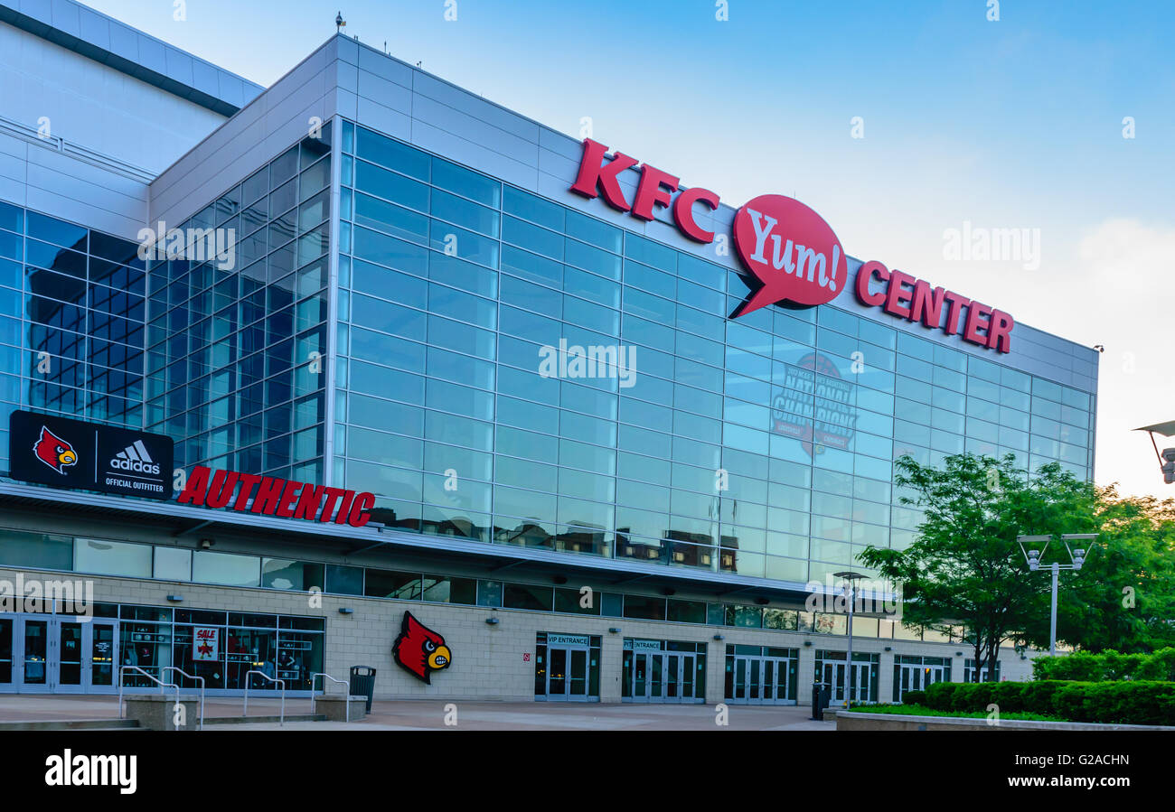Der KFC Yum Center ist eine Arena in der Innenstadt von Louisville Kentucky. Die Arena ist das Heim Gericht für die University of Louisville. Stockfoto