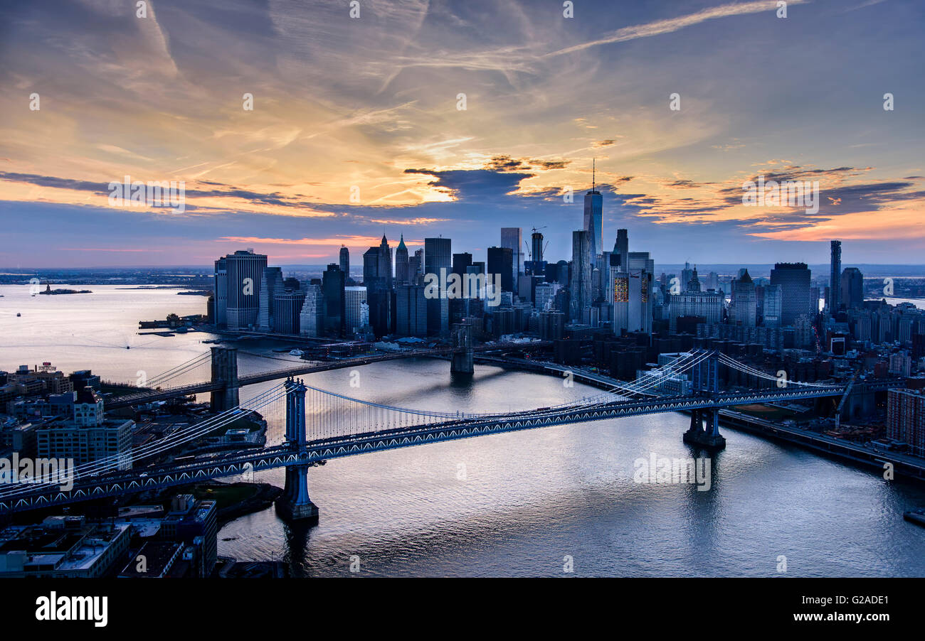 Blick auf Manhattan in der Dämmerung Stockfoto