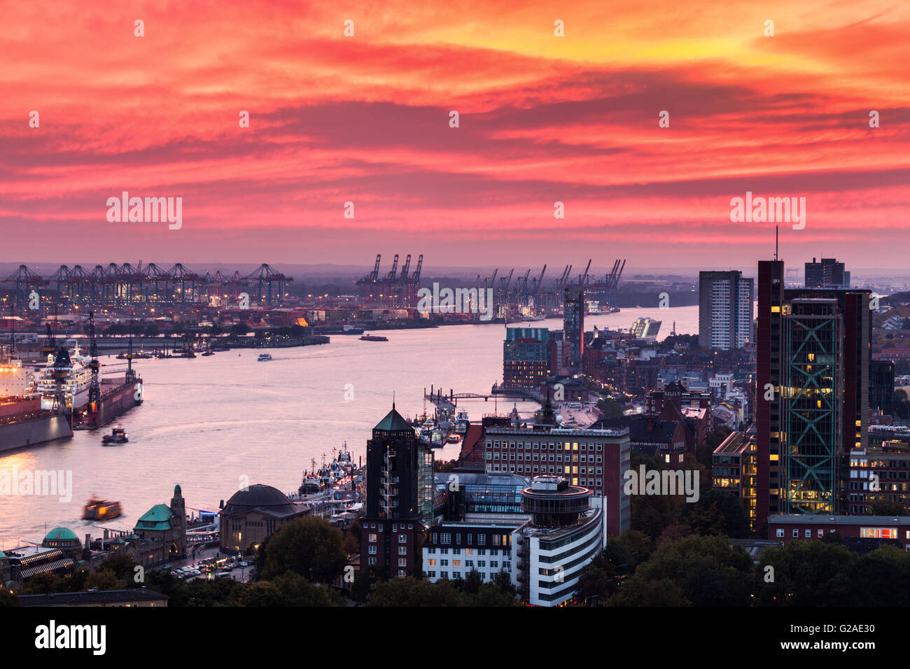 Der Hamburger Hafen und St. Pauli Architektur Hamburg, Deutschland Stockfoto