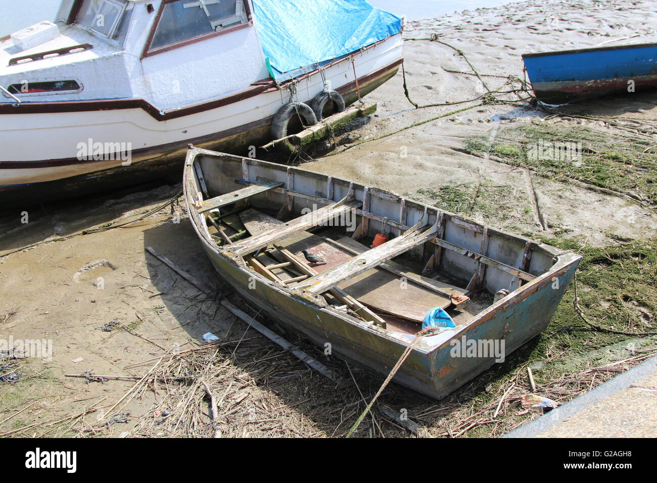 Ruderboot bei Ebbe Stockfoto