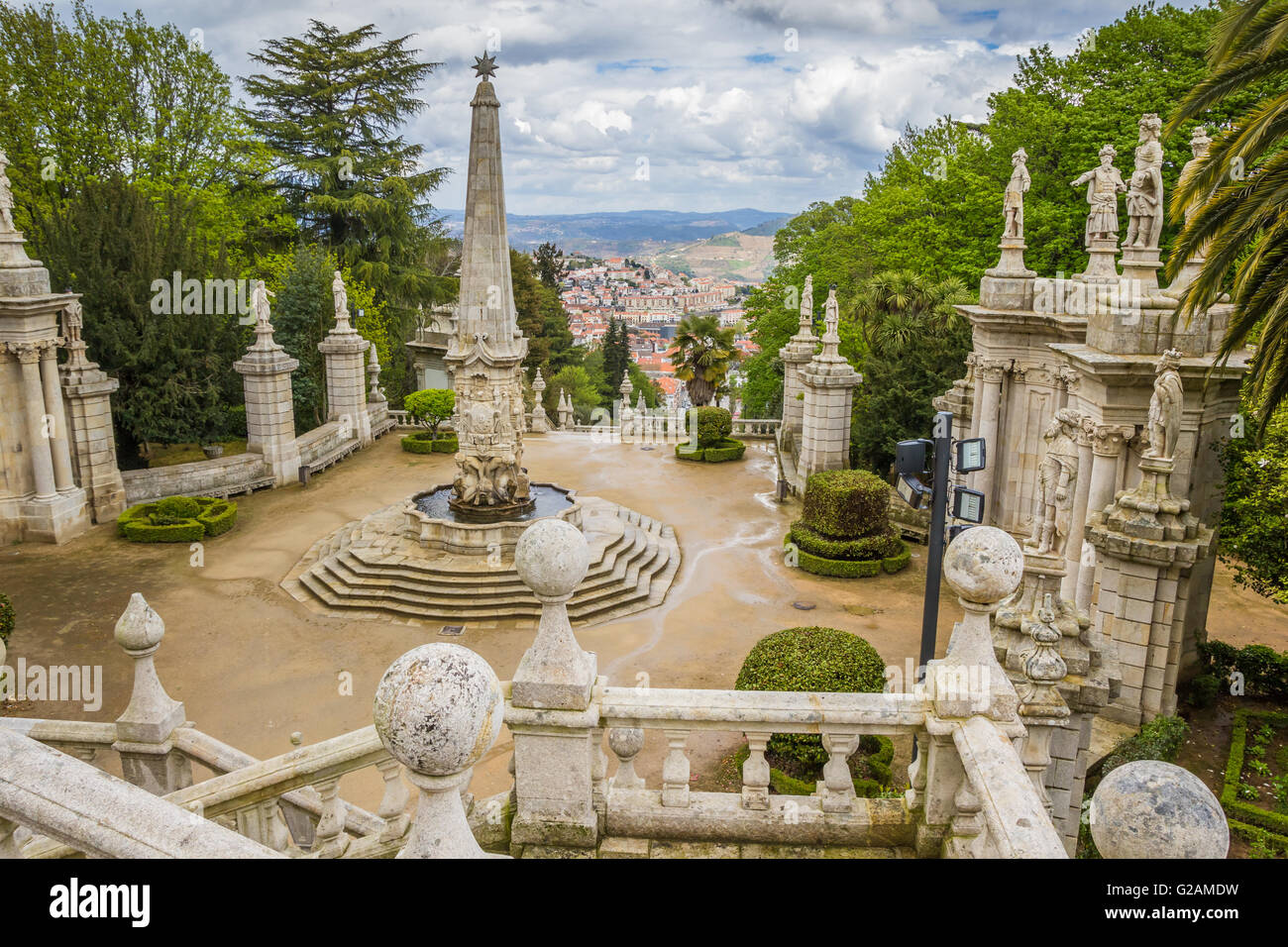 Treppen von der Wallfahrtskirche unserer lieben Frau von Remedios in Lamego, Portugal Stockfoto