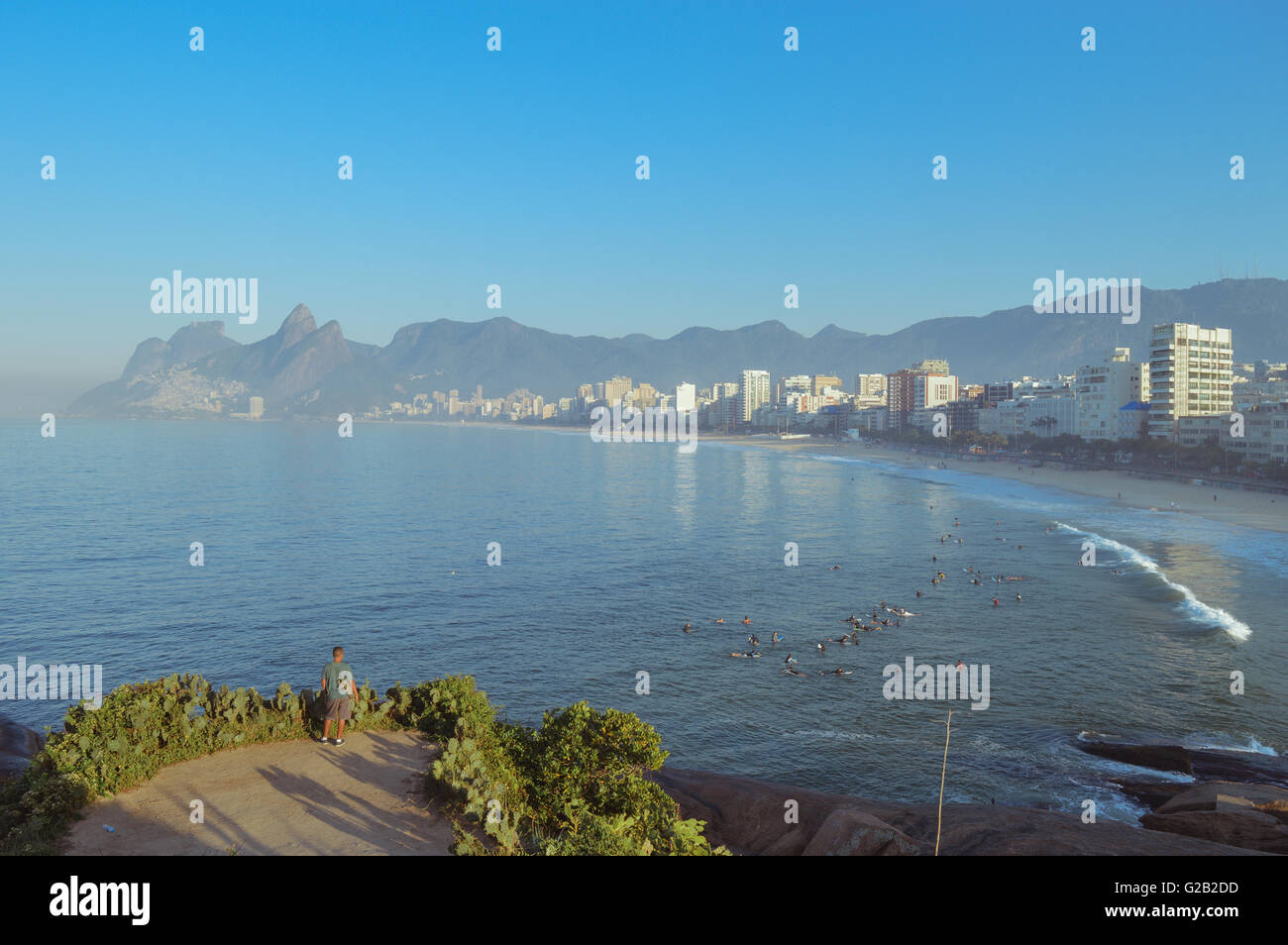 Strand von Ipanema ist einer der berühmtesten Strände der Welt, befindet sich in Rio De Janeiro, Brasilien. Rio ist Gastgeber der Olympischen Spiele Stockfoto