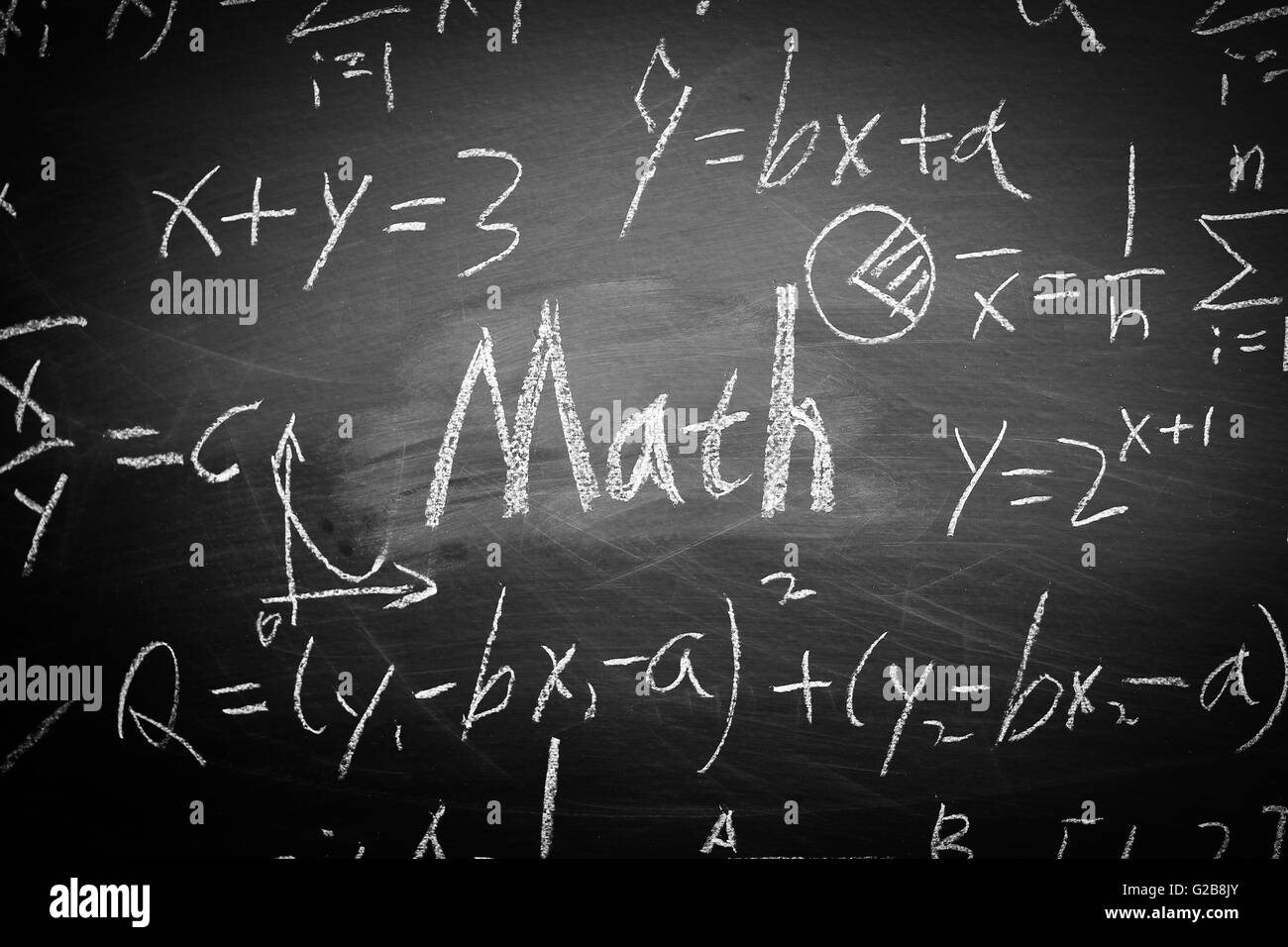 Mathematischen Text mit einigen mathematischen Formeln auf Tafel Hintergrund. Stockfoto Mathematischen Text mit einigen mathematischen Formeln auf Tafel Hintergrund. Stockfoto