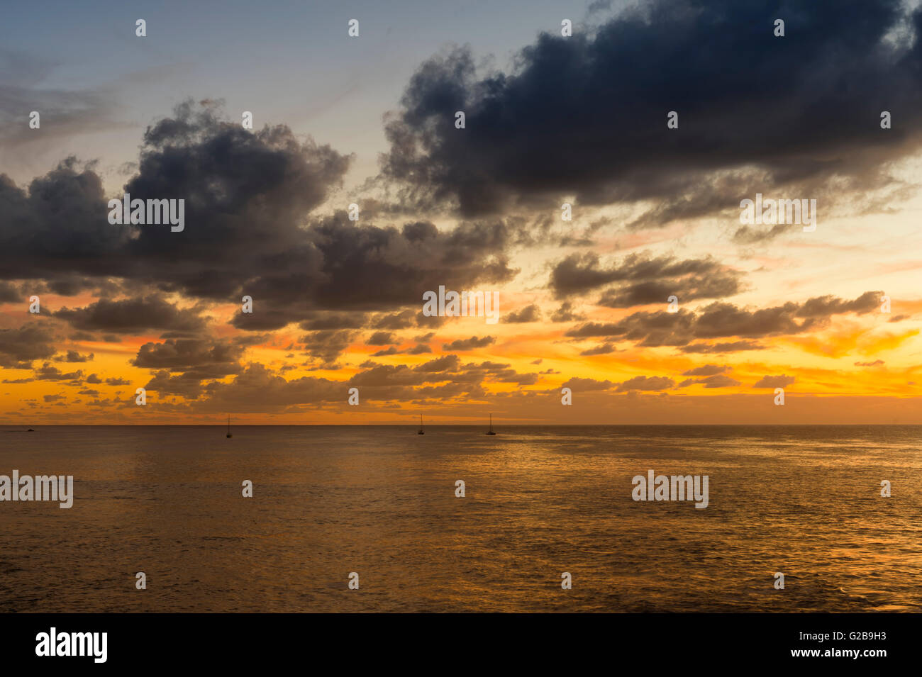Pazifischen Ozean bei Sonnenuntergang, Hanga Roa, Nationalpark Rapa Nui, Osterinsel, Chile Stockfoto