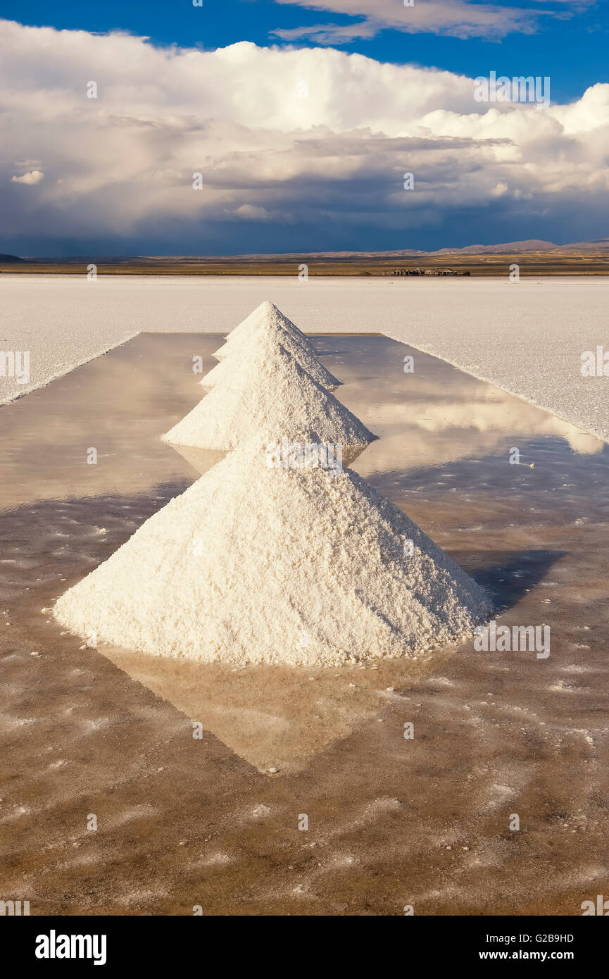 Salz-Kegel, Salar de Uyuni, Potosi, Bolivien Stockfoto