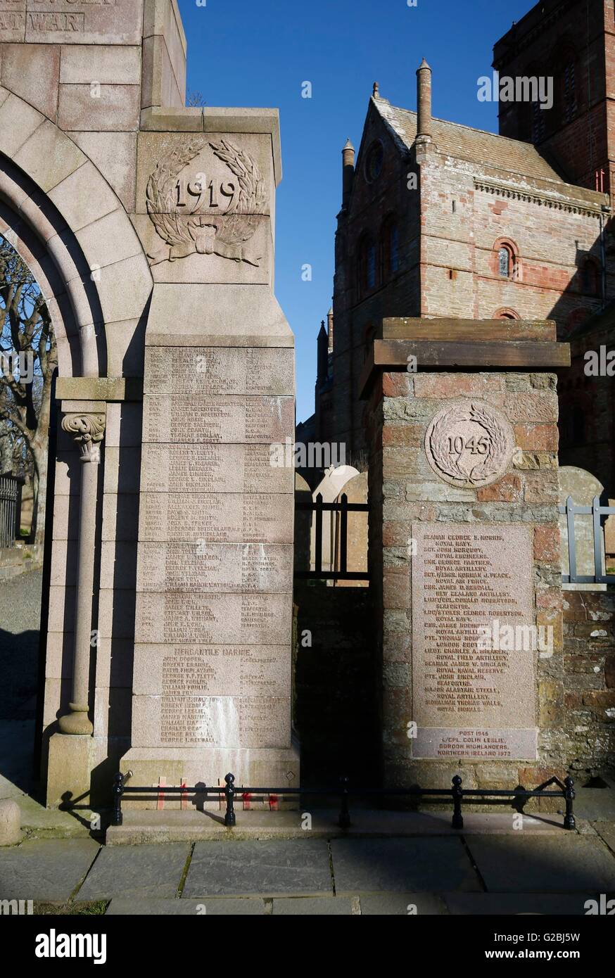 Namen auf Kriegerdenkmäler neben St Magnus Cathedral in Kirkwall auf der Orkney-Inseln, wo ein Service werden nächste Woche stattfinden, um den hundertsten Jahrestag der Schlacht von Jütland zu gedenken. Stockfoto