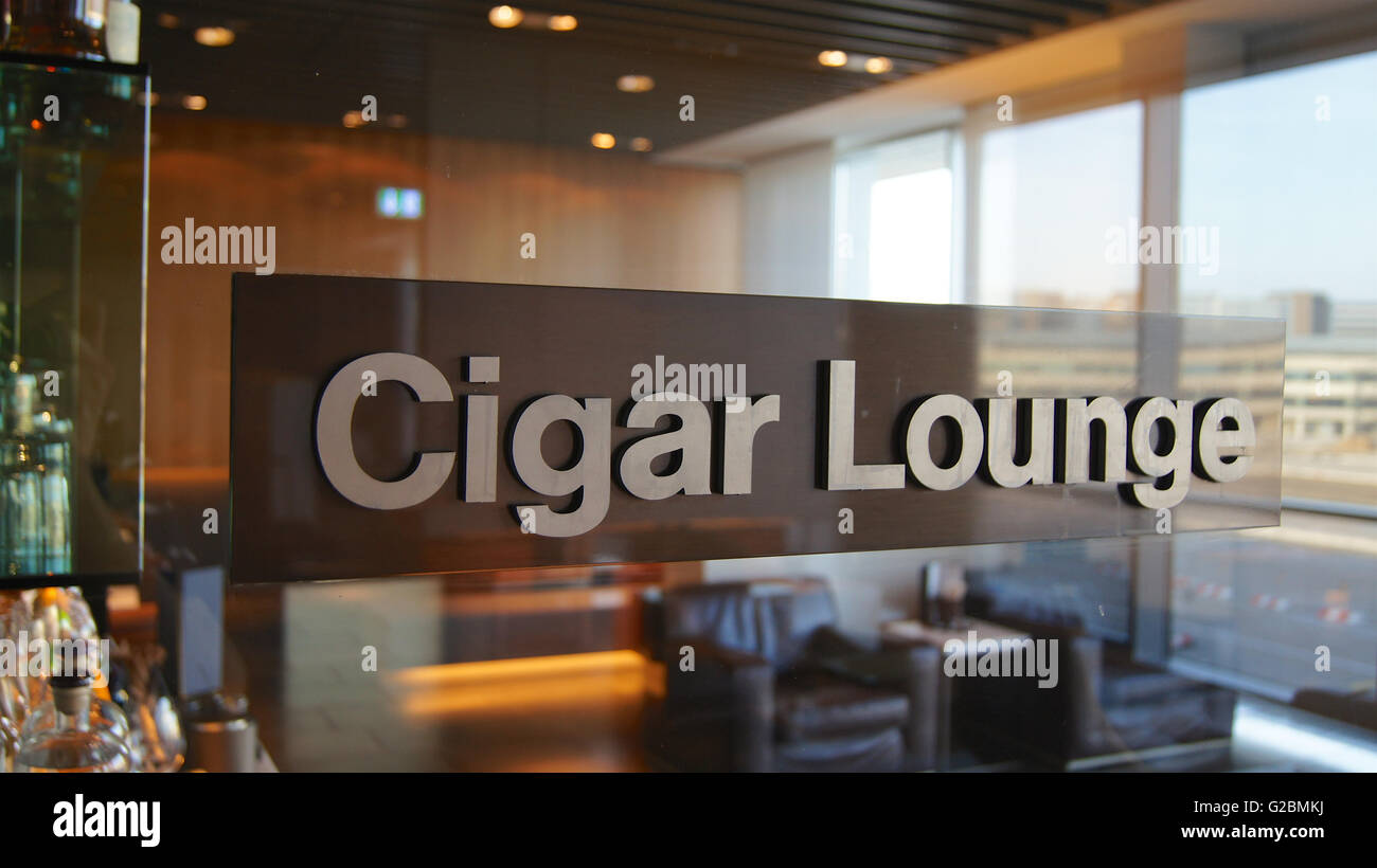 FRANKFURT - SEPTEMBER 2014: Zigarren-Lounge Stockfoto