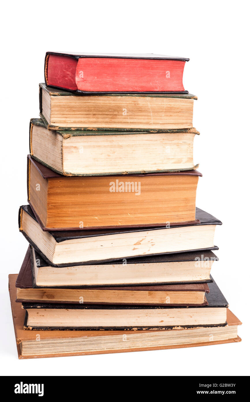 Alte Bücher Stapeln isolierten auf weißen Hintergrund Stockfoto
