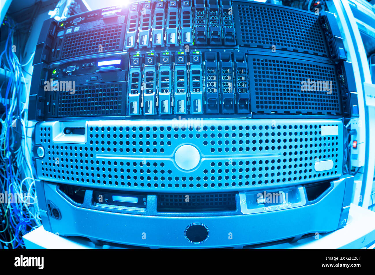 Netzwerk-Servern im Datenraum Wohnraum. Stockfoto
