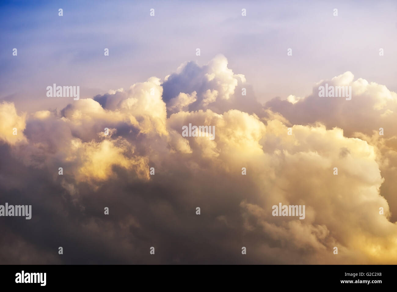 schöne Wolkengebilde Stockfoto