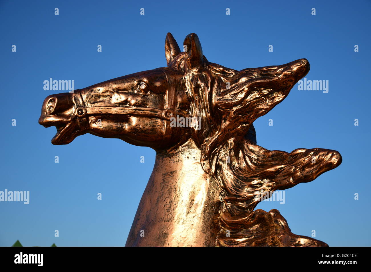 Bronzestatue des Pferdes in Astana, der Hauptstadt von Kasachstan Stockfoto