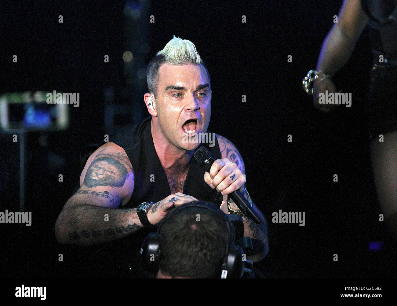 ROBBIE WILLIAMS, Robert Peter Williams, bekannt als Robbie Williams ist eine britische Singer-Songwriter und Musiker. Er begann seine m Stockfoto