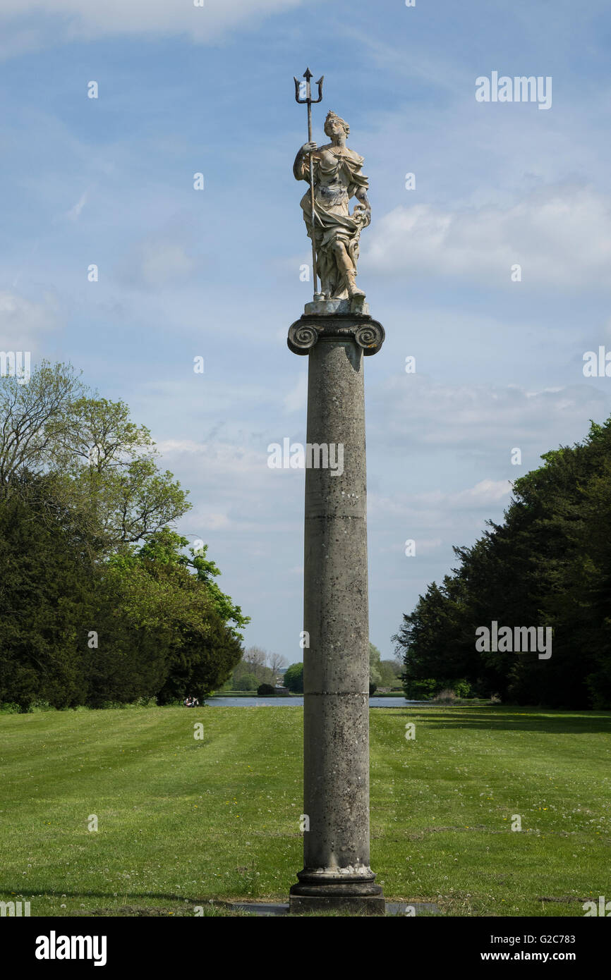 England, Buckinghamshire, West Wycombe Park, Britannia Säule Stockfoto