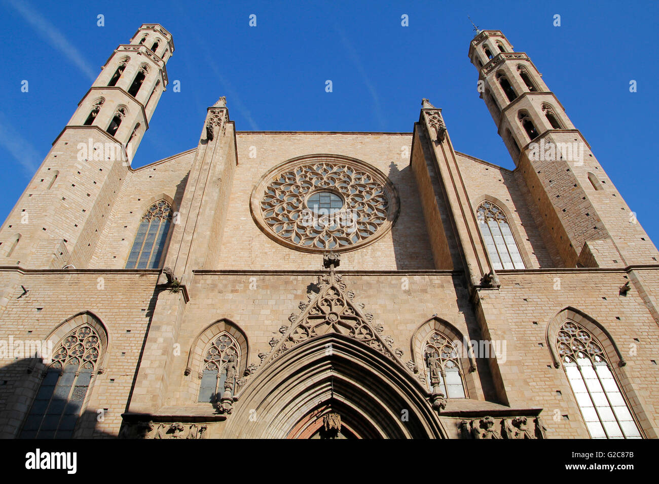 Santa Maria del Mar, imposante Kirche im Stadtteil Ribera von Barcelona, Spanien Stockfoto