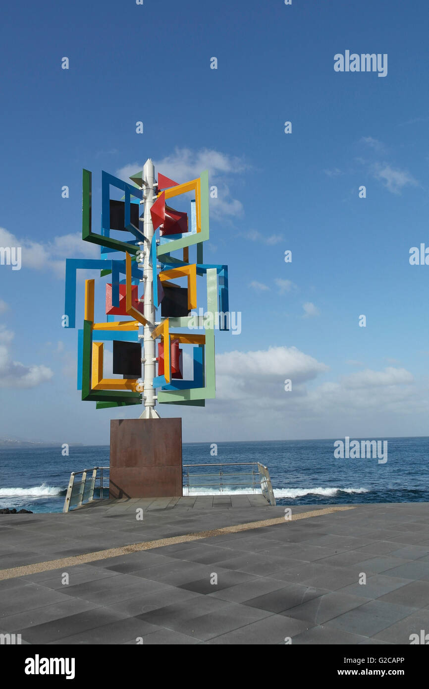 Wind-Skulptur an der Plaza De La Puntilla in Las Palmas de Gran Canaria - Spanien Stockfoto