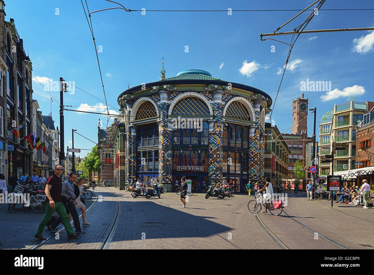 Der Stachel shopping-Komplex, genannt die Süßigkeiten-Trommel, befindet sich auf der Dagelijkse Groenmarkt 12 in den Haag, Niederlande Stockfoto