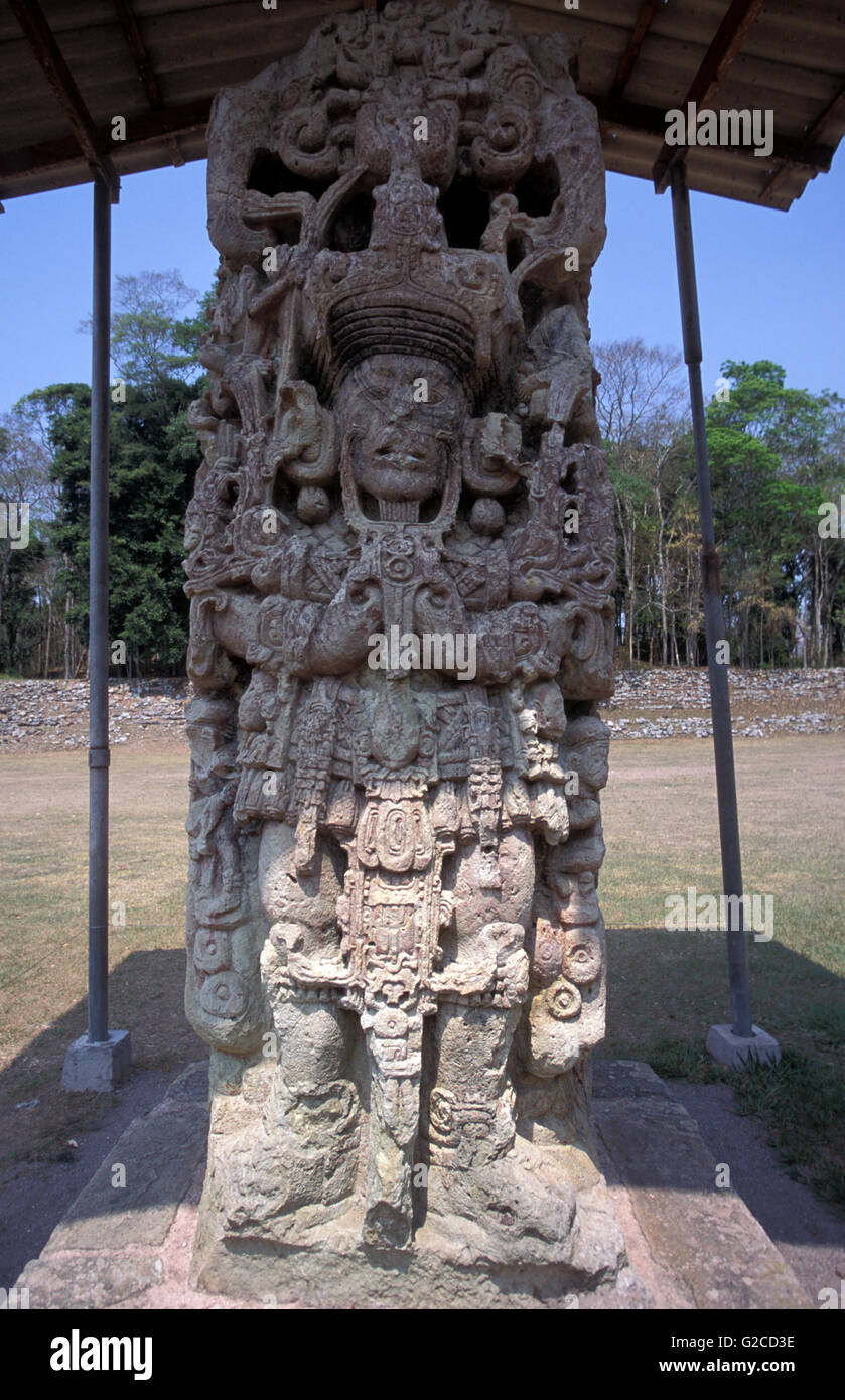 Stela B, der 13. Herrscher in Copan Ruinen, eine archäologische Stätte der Maya-Zivilisation in Copan Abteilung, Honduras Stockfoto