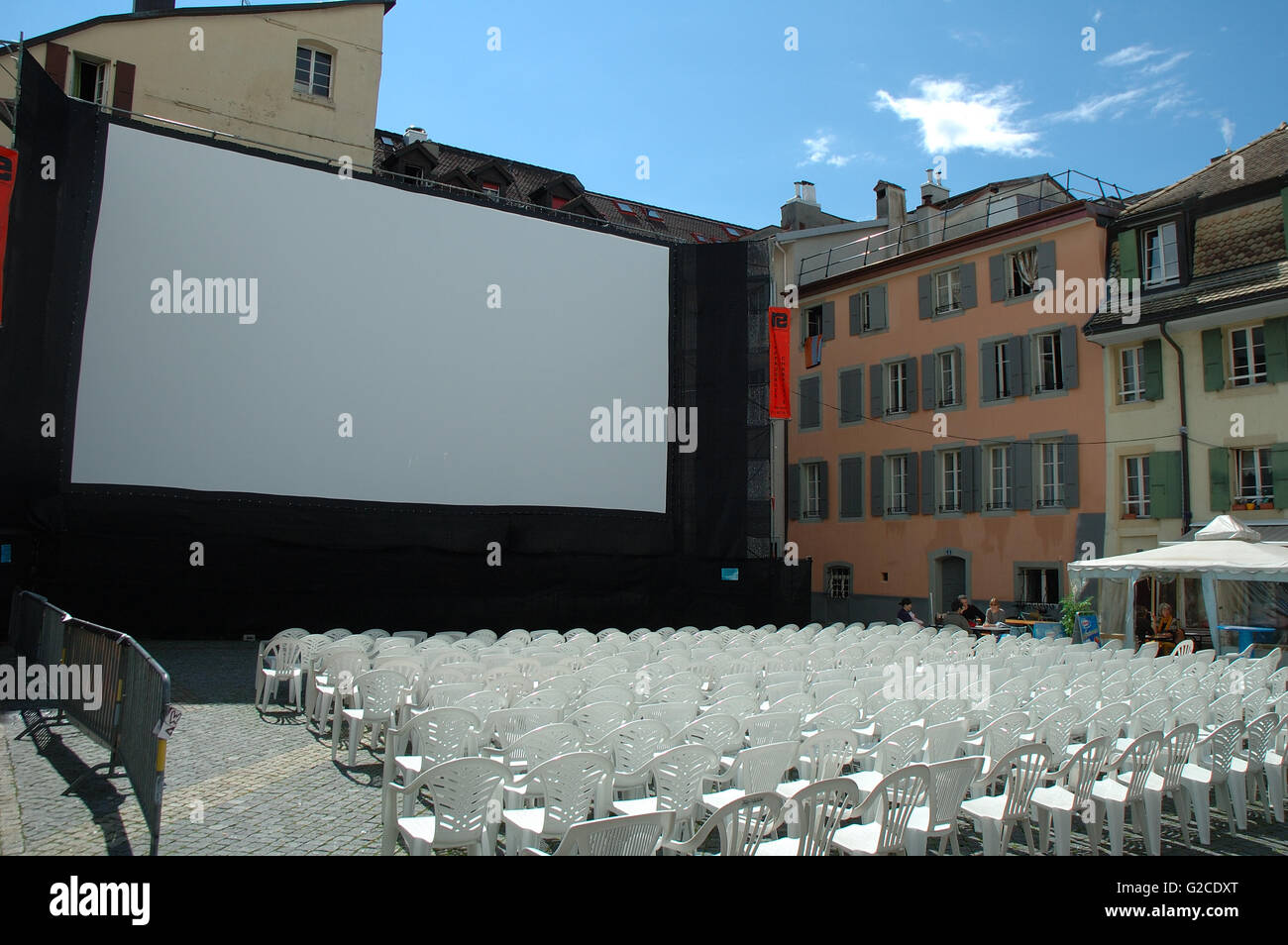 Vevey, Schweiz - 16. August 2014: Open Air Kino in Vevey in der Schweiz. Nicht identifizierte Personen sichtbar. Stockfoto