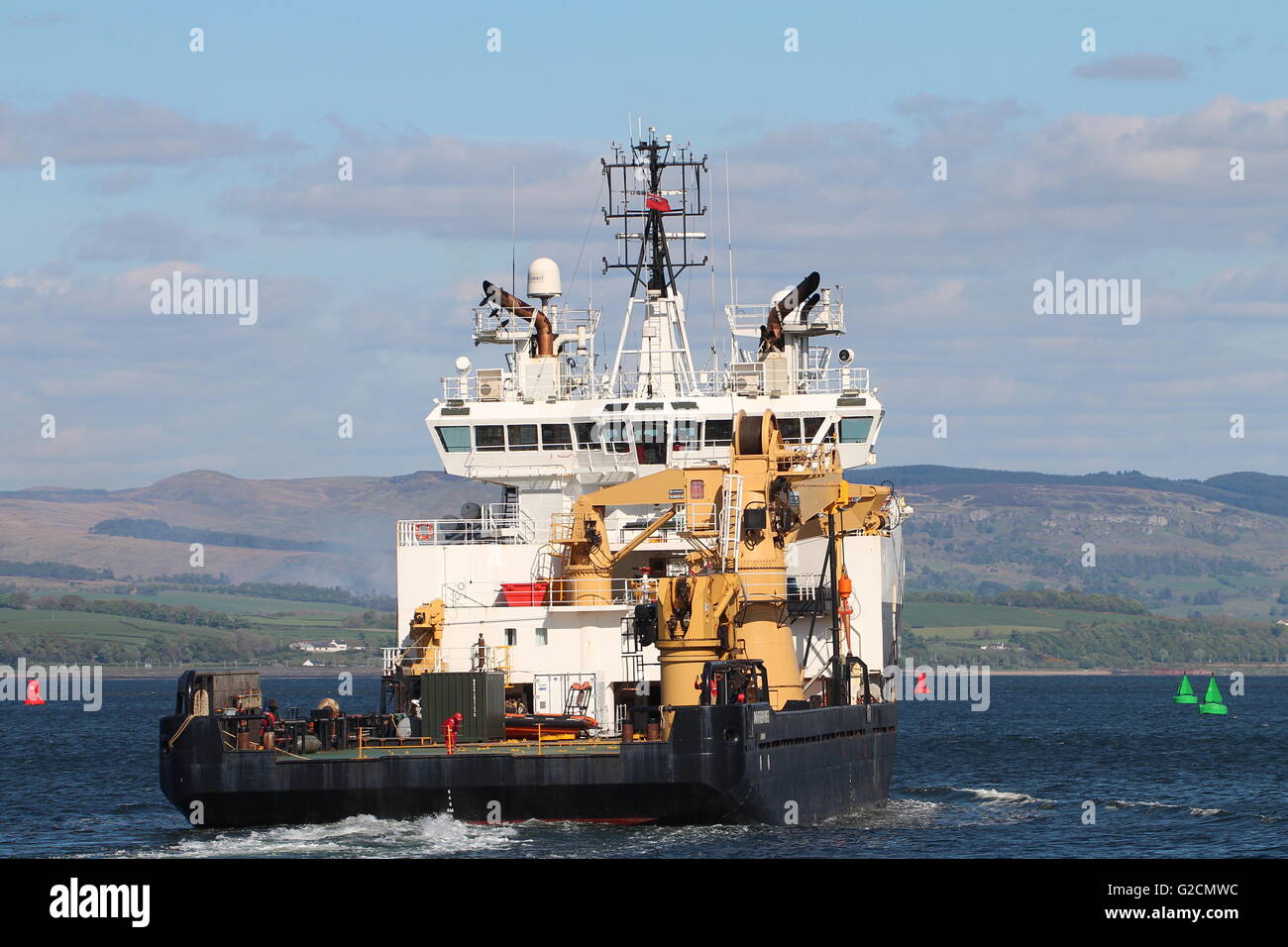 SD-Northern River, Mehrzweck Hilfs Behälter betrieben von Serco Marine Services, kehrt zurück zu seiner Basis in Greenock. Stockfoto