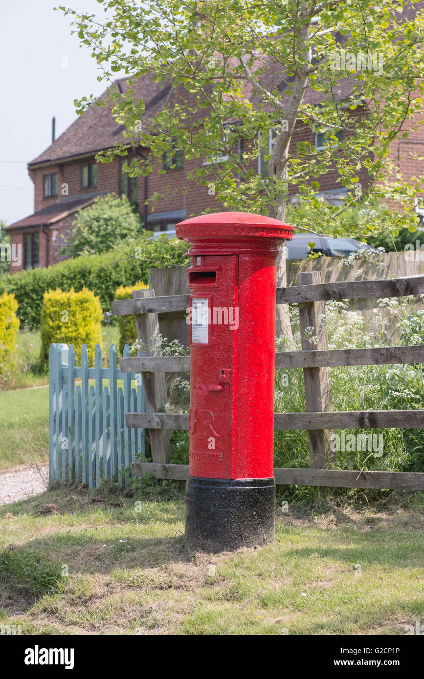 roten Briefkasten in England UK Stockfoto