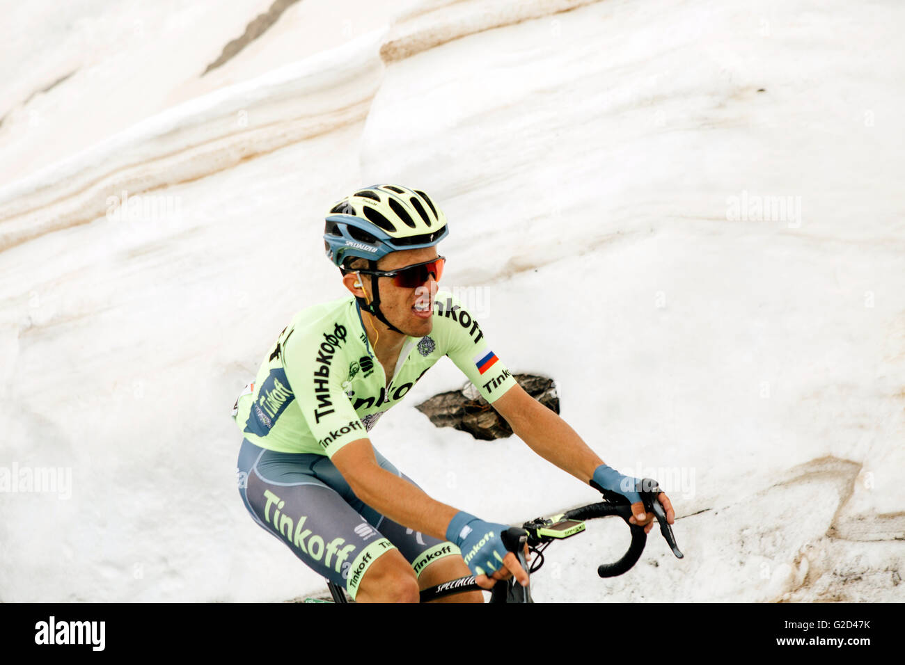 Colle dell'Agnello, Italien, Mai 27. 2016. Rafal Majka von Tinkoff in Aktion auf dem Colle dell'Agnello Berggipfel auf der Stufe 19 (Pinerolo, Risoul) beim Giro d ' Italia 2016 gesehen. Bildnachweis: Alberto Grasso/Alamy Live-Nachrichten Stockfoto