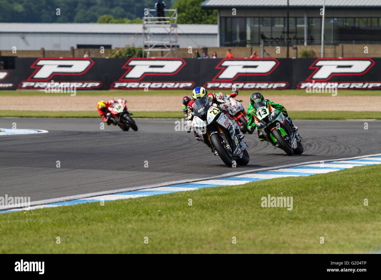 Donington Park, Derby, UK. 28. Mai 2016. World Superbike Acerbis UK Runde 7 in Donington Park... #21 Markus Reiterberger beenden der Melbourne Loop während Superpole Credit: Steven Reh/Alamy Live News Stockfoto