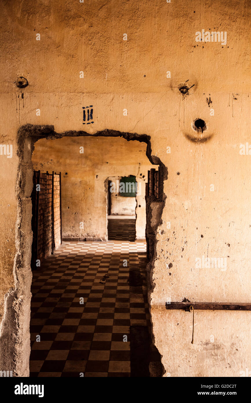 Zerbrochene Mauern, Tuoi Sieng Gefängnis, Phnom Penh, Kambodscha Stockfoto