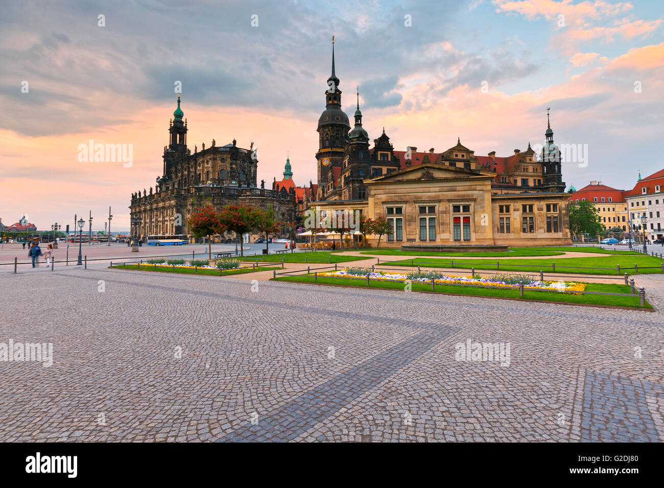 Blick auf den Königspalast und die Kathedrale in der Altstadt von Dresden, Deutschland. Stockfoto