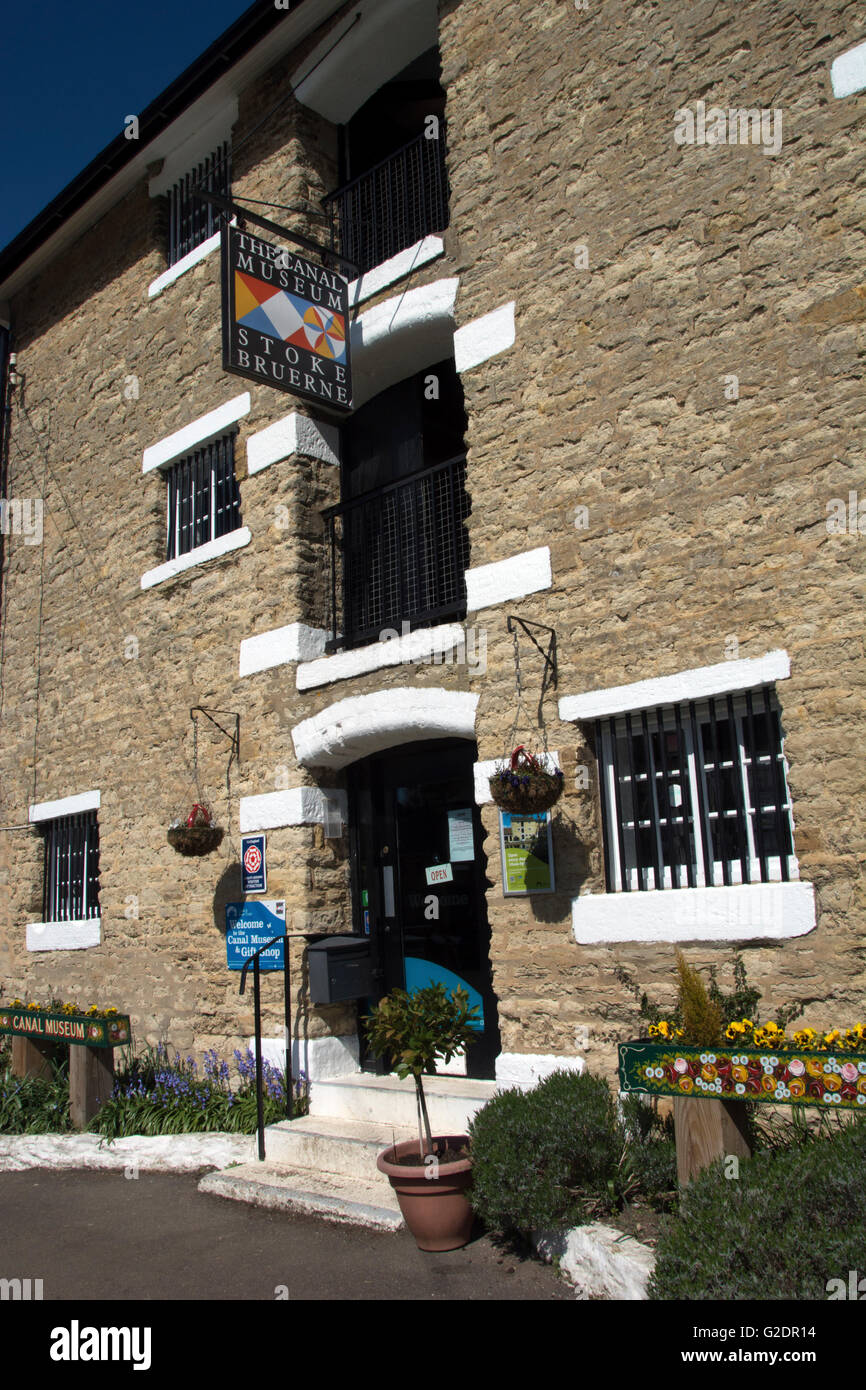 NORTHAMPTONSHIRE; SCHÜREN SIE BRUERNE; DIE WASSERSTRAßEN-MUSEUM AM GRAND UNION CANAL Stockfoto