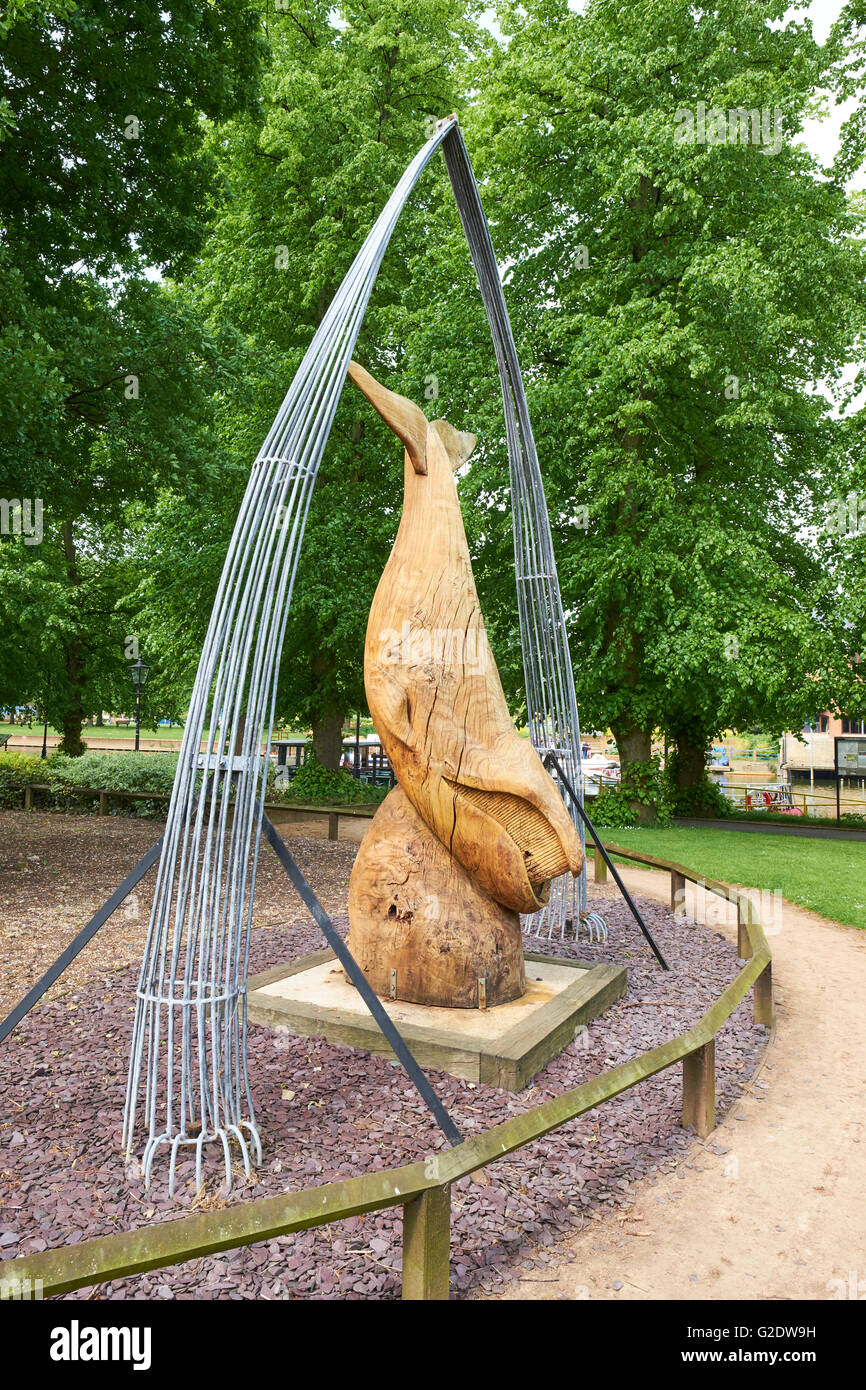 Wal-Knochen Arch Workman Gärten Waterside Evesham Wychavon Worcestershire UK Stockfoto