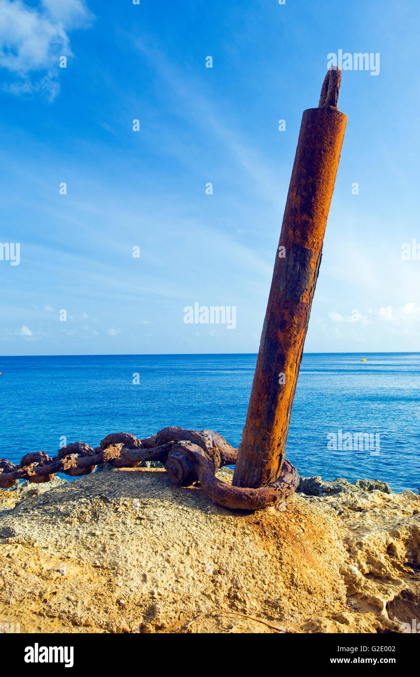Eine alte stillgelegte Liegeplatz Poller in Flying Fish Fish Cove, Christmas Island, Australien Stockfoto